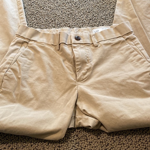 NWOT Gap Slim Fit Straight Legged Khaki Pants Size 29x30 - Picture 4 of 10